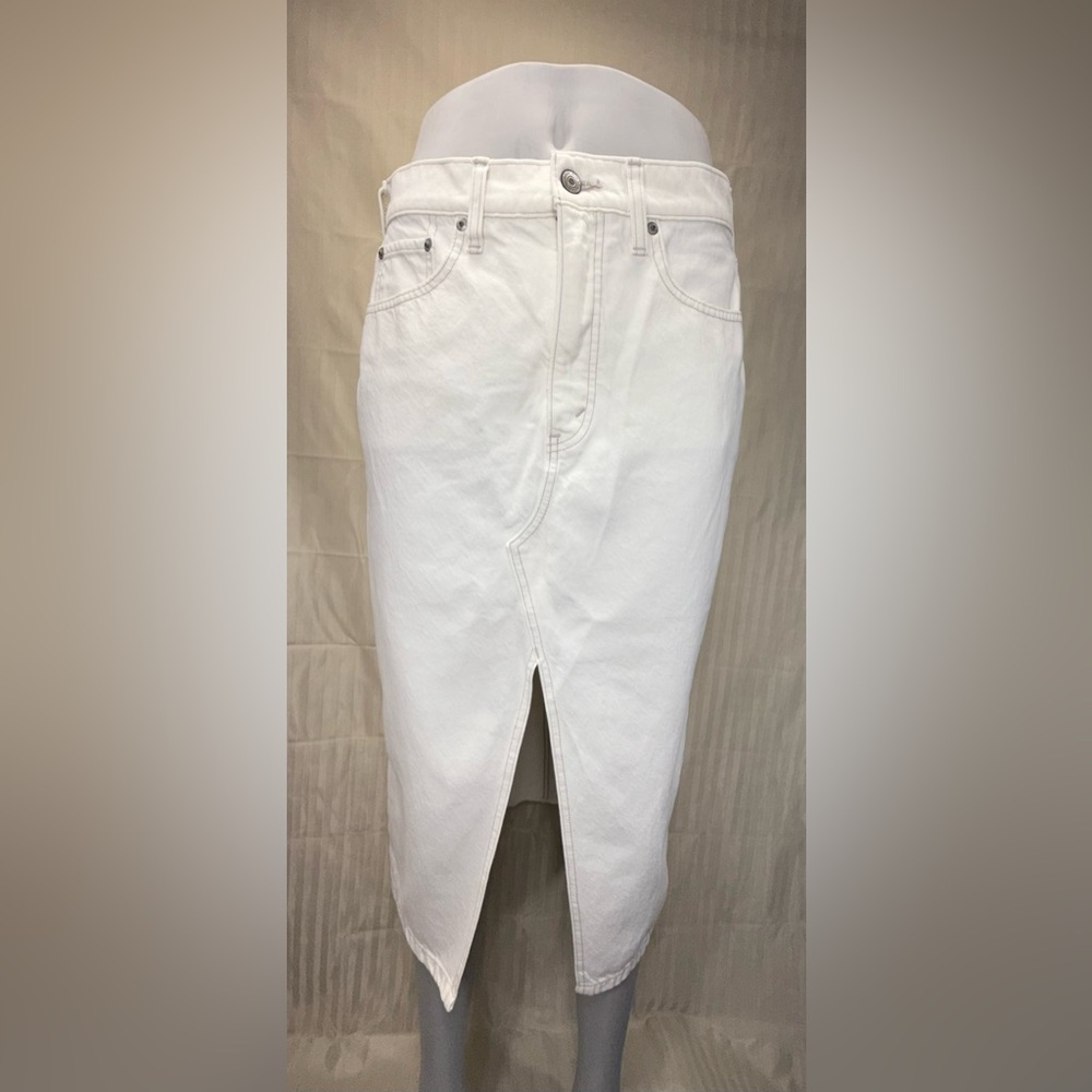 Abercrombie & Fitch Warm white High Rise Denim Front Middle Slit Size 29/8